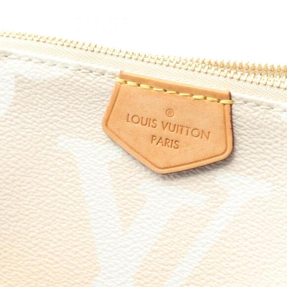 Louis Vuitton Multi Pochette Accessoires Shoulder Bag in Monogram Giant, PVC-... - Picture 6 of 7